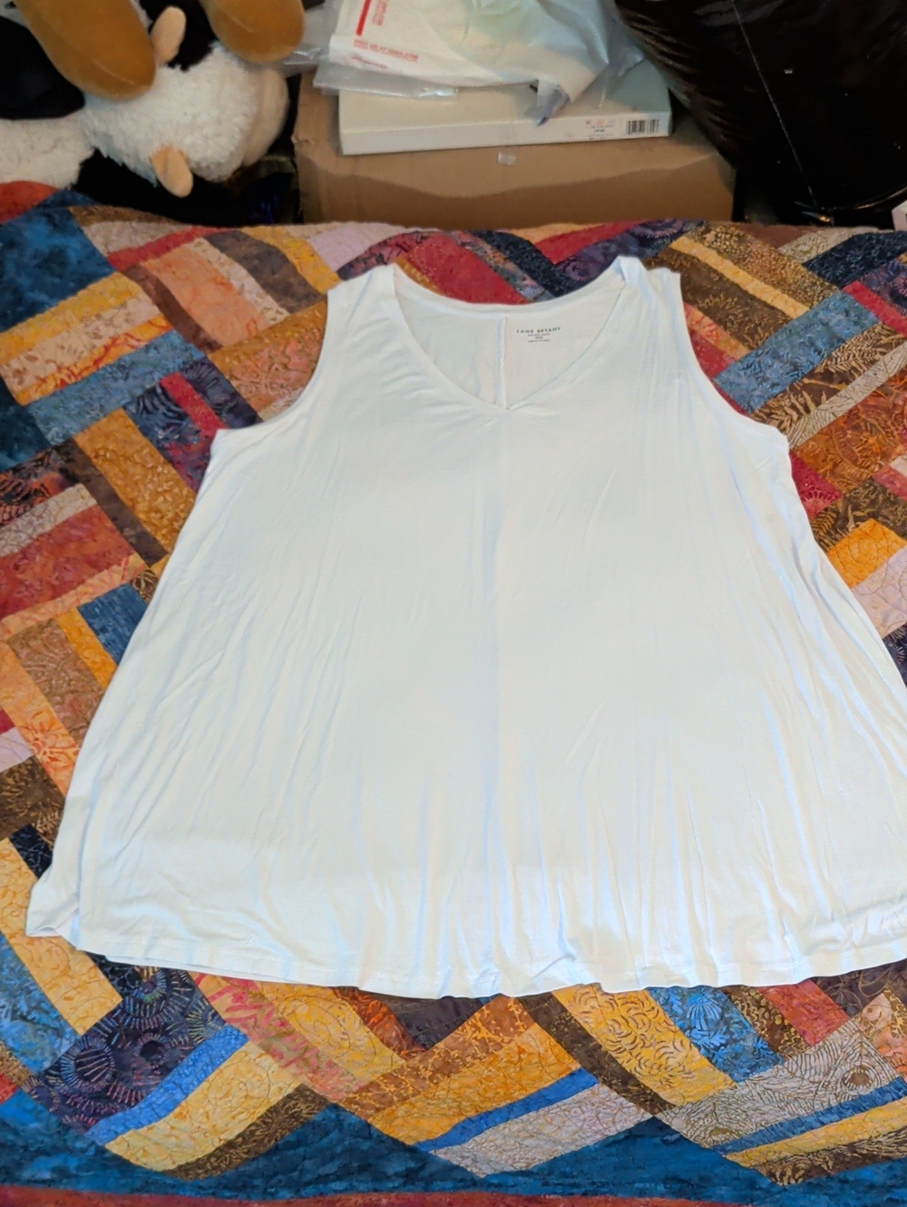 Lane Bryant White V-neck  Swing Tee Sz 18/20